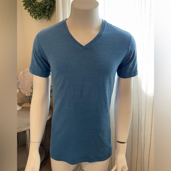 Lululemon 5 Year Basic V Short Sleeve Blue Shirt Size Small - Picture 1 of 13
